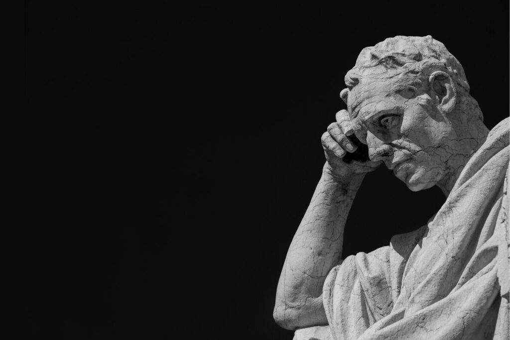 浮気を疑われる男の反応
それでも人は浮気する
ロダン作彫刻考える人の写真