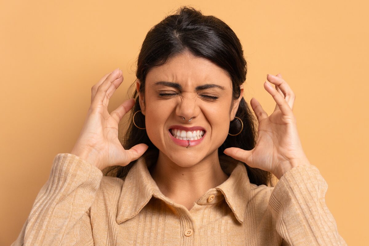 誹謗中傷の対義語を考えてみた 正義感かただのストレス発散か。赤の他人に攻撃する人を見てると疲れませんか？もしあなたが誹謗中傷を受けてしまったらどうしますか？