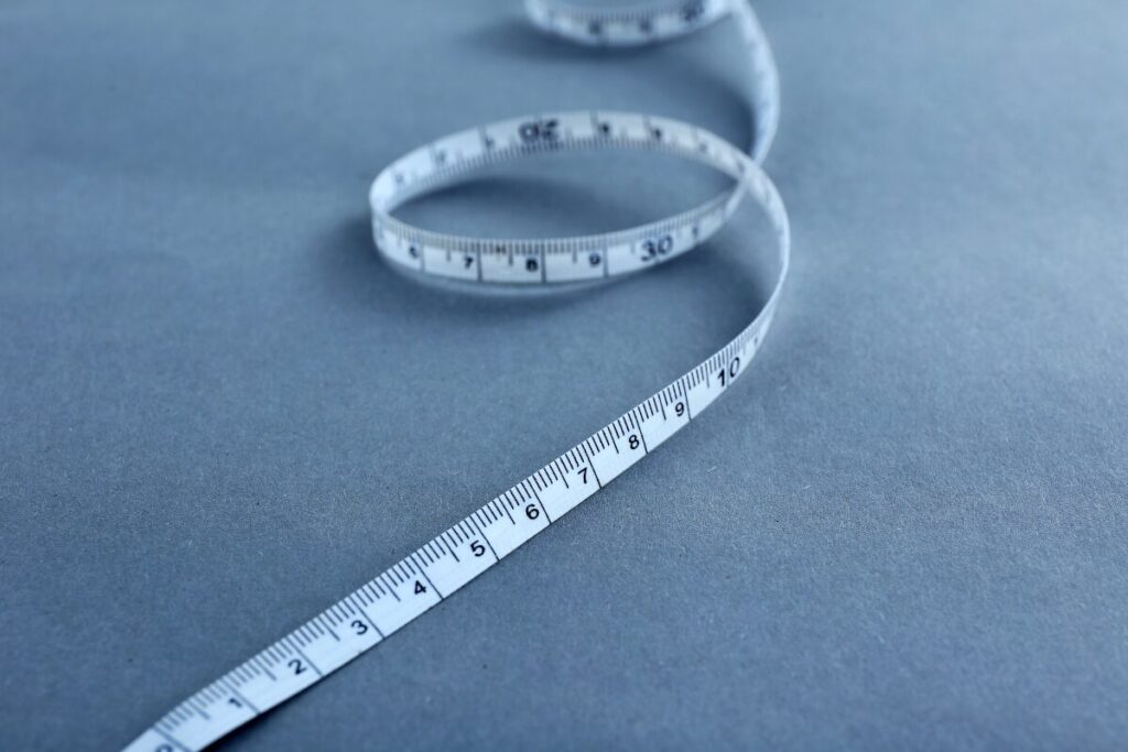 通勤時間で美しい歩き方になる方法
歩幅を意識してみる
メジャーの写真