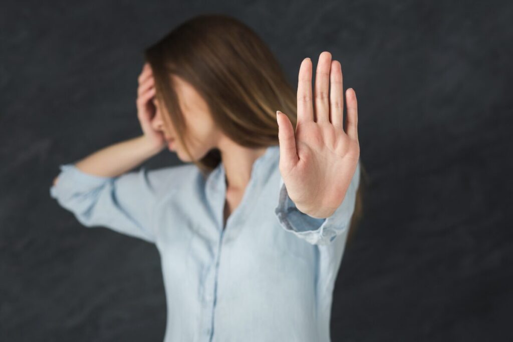 元彼がストーカーになったら…
別れ方に問題がある
NOをつきつける女性