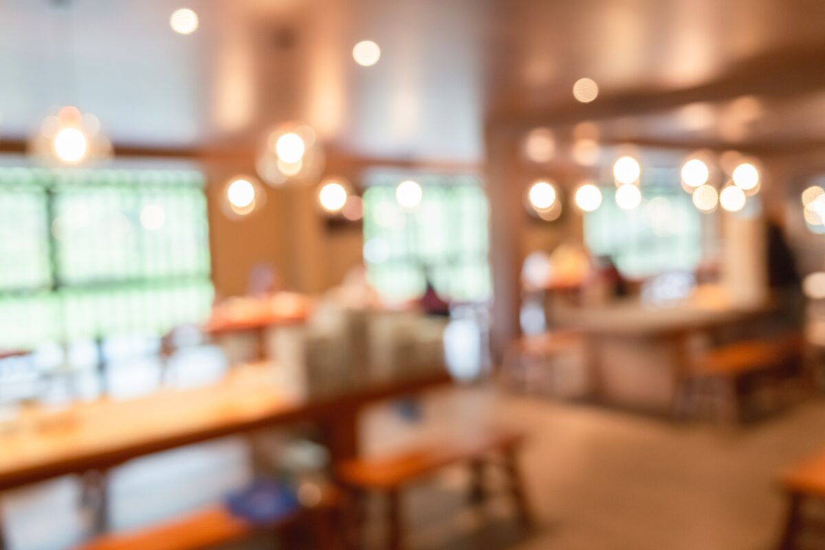 マッチングアプリ　初デートのお店選び マッチングアプリの相手に任せた初デートのカフェが「え？」ってことありませんか？意外と難しいマッチングアプリ初デートのお店選び。センス無いと断罪することなかれ！悩める男性の本音をくんであげて下さい。