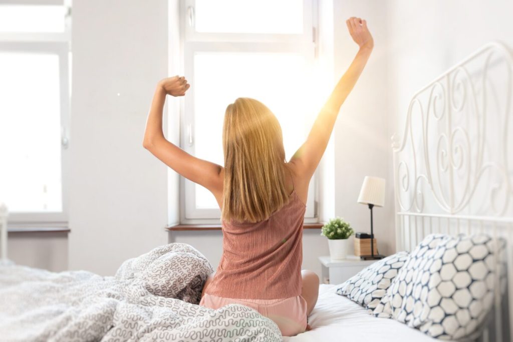 ちょっとコーヒーブレイク
眠気覚まし
寝起きの女性