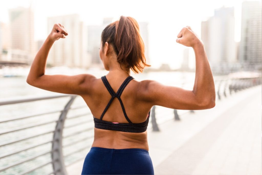 男性が思わずキュンとする女性の可愛い仕草ランキング？
仕草最強のオンナ
力コブをつくる女性