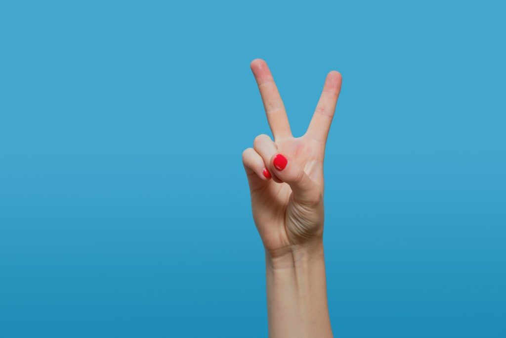 ダンナに結婚して良かったと思わせたら倦怠期なんてなくなる
二つの方法
Vサインの写真