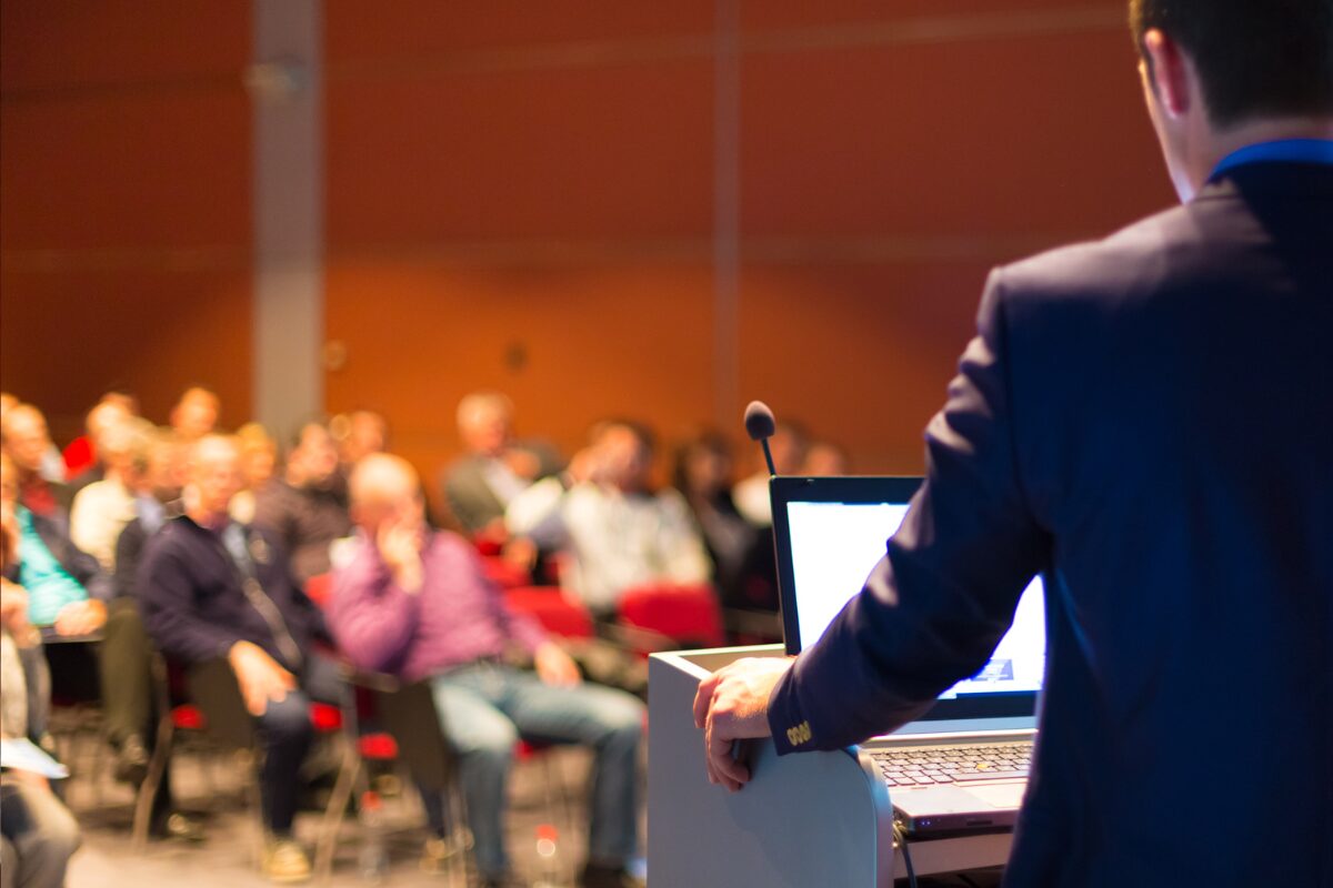 男性が年上の年の差婚　真剣にプレゼンしてみた あなたは何歳年上の男性までなら許せますか？オジサマ達を代表し、男の本音と彼等と結婚するメリットを真面目にプレゼンしますので、男性が年上の年の差婚についてｌご検討の程を宜しくお願い致します。