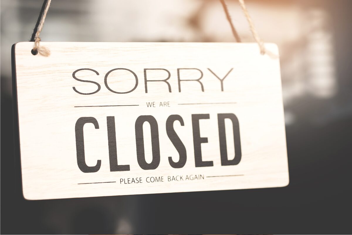 夫婦にも定休日が必要だ 夫婦は仕事と違い24ｈ356日夫婦です。年中無休のコンビニをアルバイト二人ではまわせないのと同じです。ですので定休日を作ってみましょう。