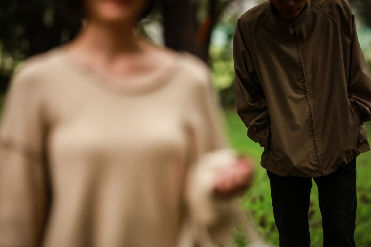 元交際相手のストーカー行為から自分を守る為に何をするべきなのか？現実と照らし合わせて具体的な対策を考えてみました。