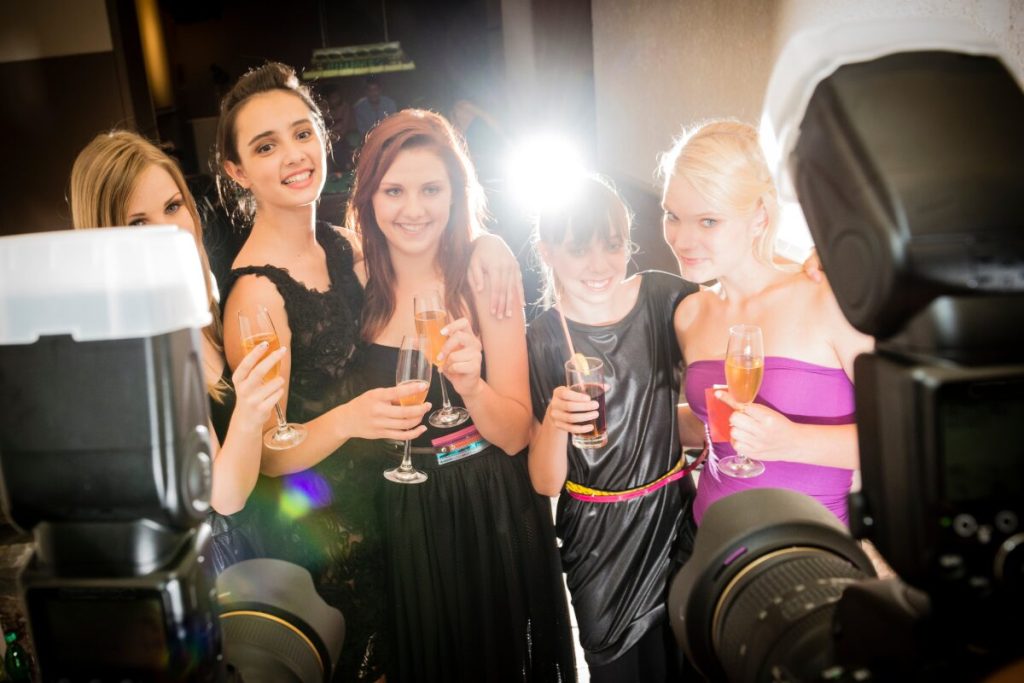 50代女性のリアルな婚活
50代で結婚出来る女性
セレブっぽい女性達の写真