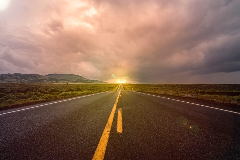 夫婦で共通の趣味を探してみる
普段の延長線
どこまでも続く道