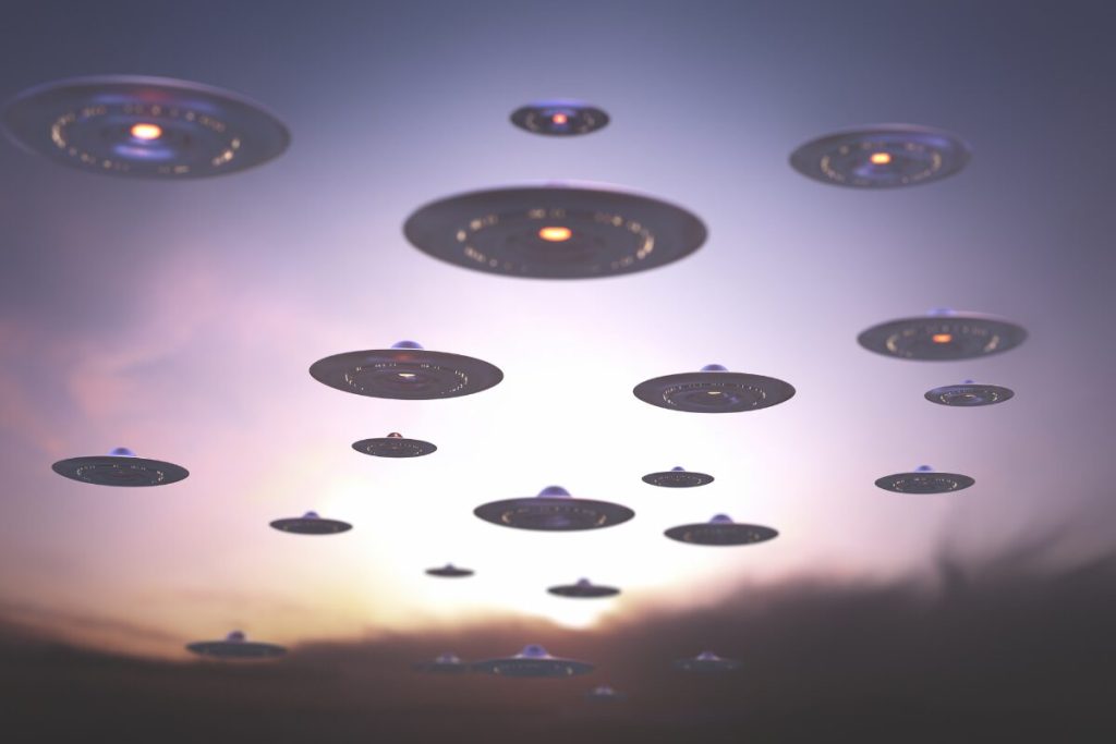 夫婦で共通の目標はありますか？
共通の敵？
迫りくるUFO群