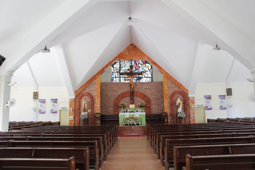 絶対シアワセ！6月の花嫁
そもそも式場を決めるのはいつ？
ウェディングチャペルの写真
