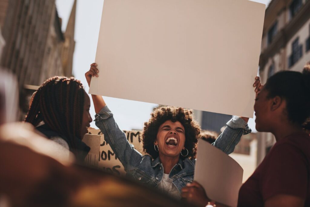 胸くそ注意、不倫する男の本音
男女の平等を訴えるなら
女性活動家の写真