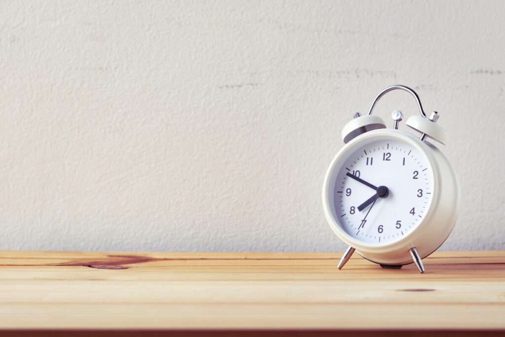 脚を開くと寿命が延びる？
30分も時間とれません！
目覚まし時計
