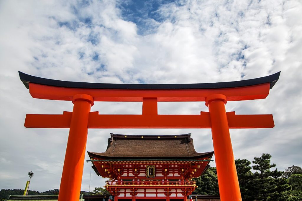 一人旅のススメ
おススメの目的
神社の鳥居