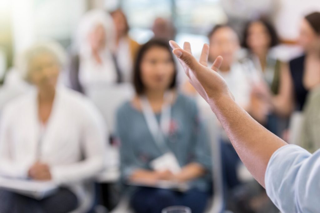 夫婦で共通の目標はありますか？
大きな目標
社員の前でビジョンを語る社長