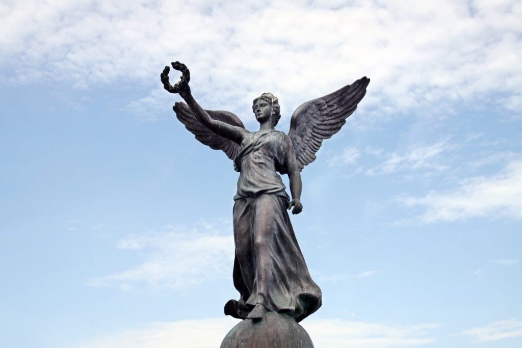 絶対シアワセ！6月の花嫁
ロマンチックな伝説？
女神の銅像