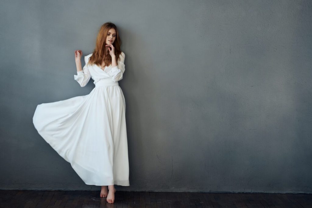 友達以上恋人未満の大人デートって難しくないですか？
しっかりとギャップを見せつける
大人っぽい服の女性