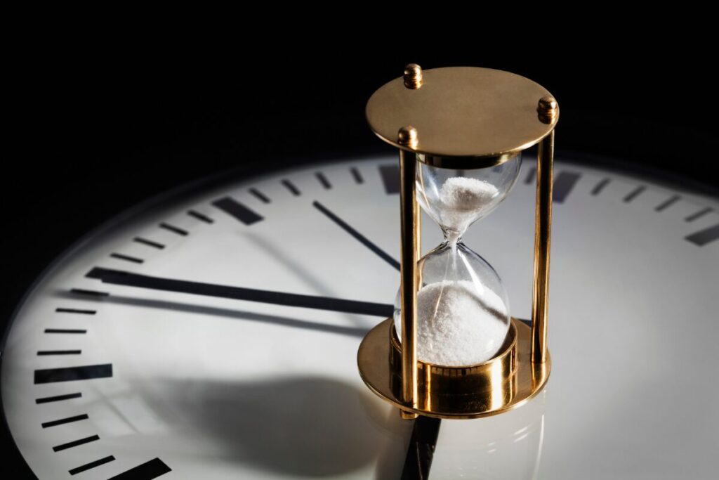 脚を開くと寿命が延びる？
時間帯
砂時計の写真
