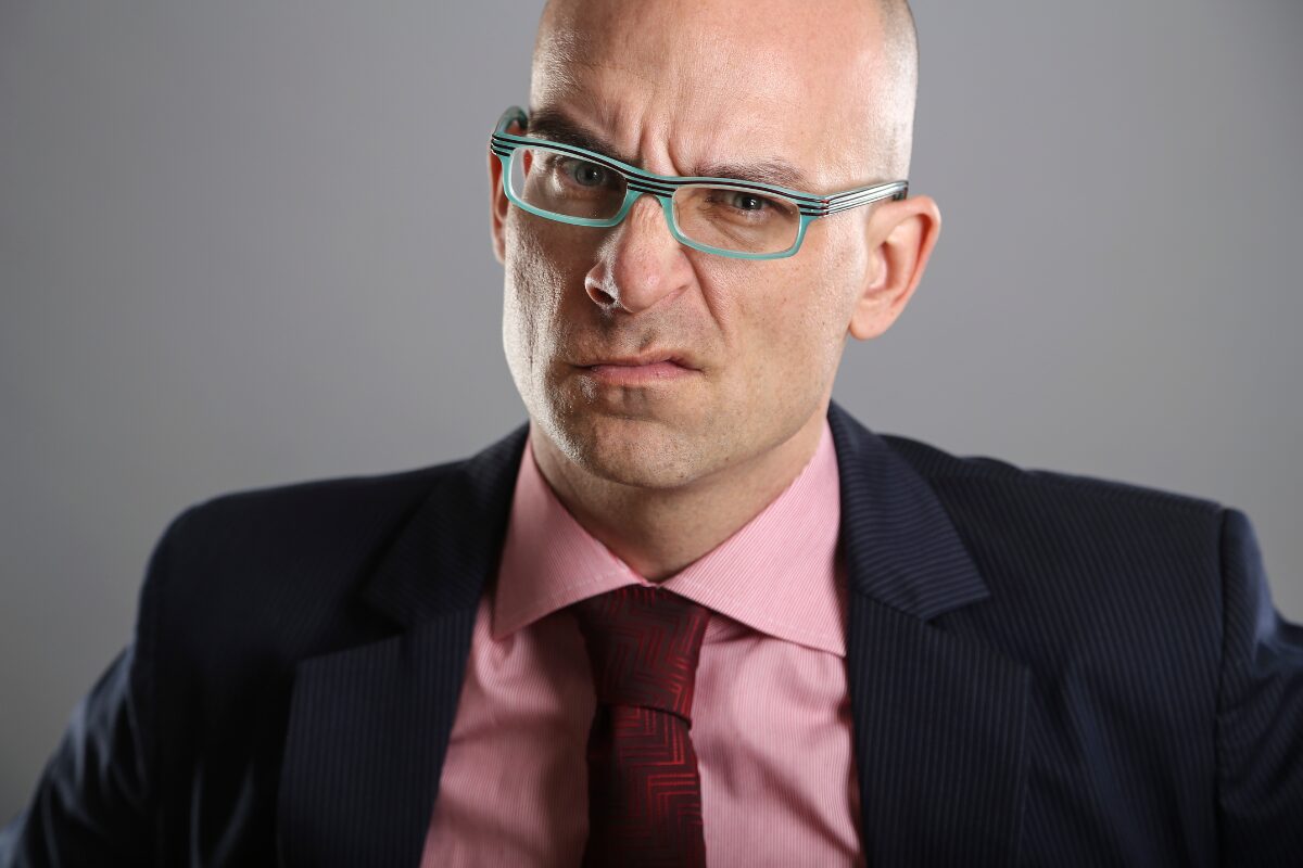 マッチングアプリのロマンス詐欺師 あなたを幸せの絶頂から奈落の底に陥れるロマンス詐欺。第三者から見れば馬鹿々々しいほど単純な手口。あなたのお相手は大丈夫ですか？