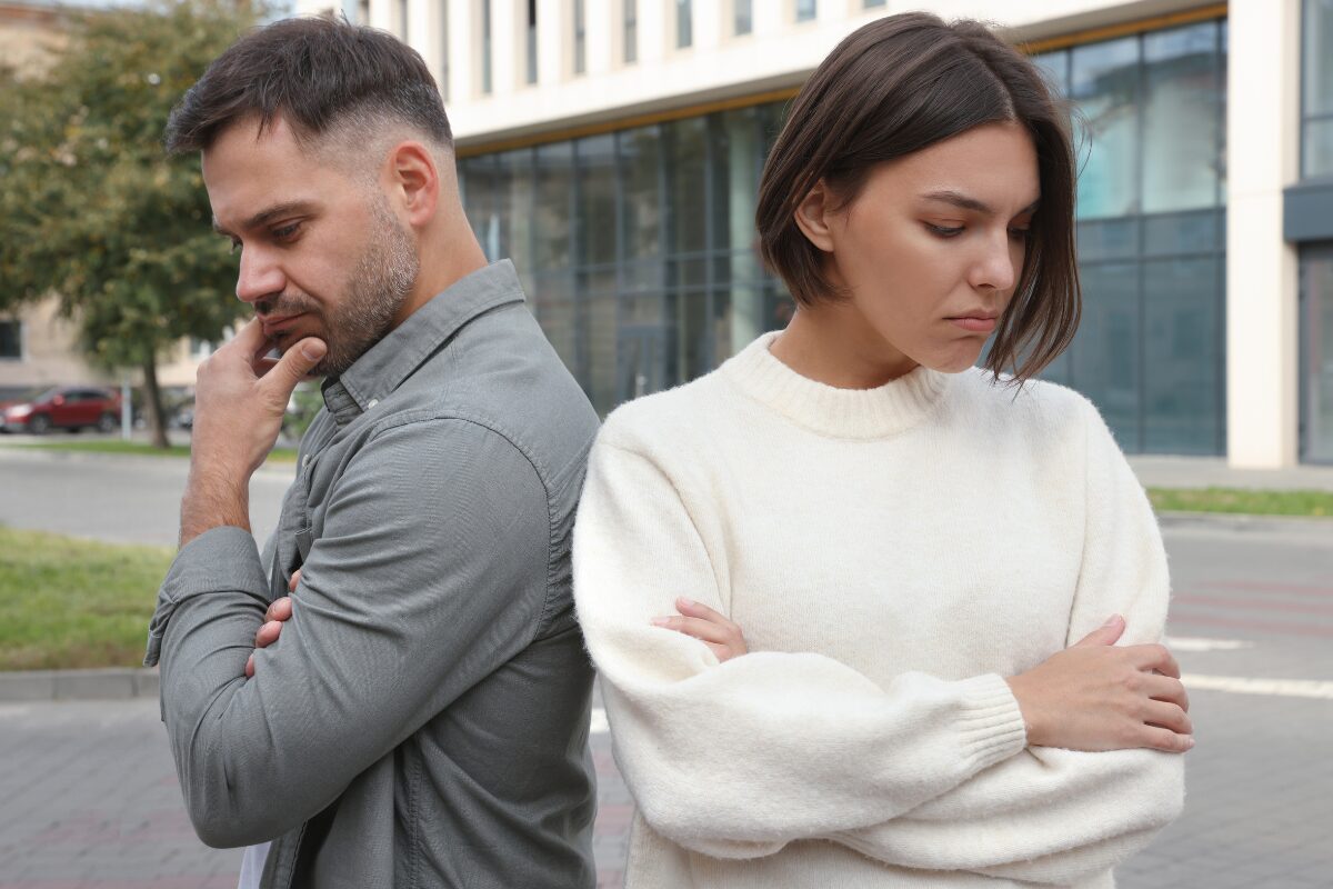 別居婚って本当に成立するの？ 多様性の現代は結婚のスタイルも様々。夫婦が別々の場所に住む別居婚もその一つ。ですが、身近にいますかその夫婦？今回は別個婚について考えてみました。