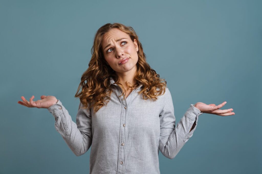 別居婚って本当に成立するの？
合理的じゃない
肩をすくめる女性