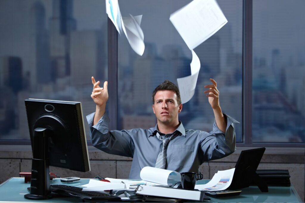 弱者が弱者から搾取する世界
経済がまわらない仕組み
破綻する男性