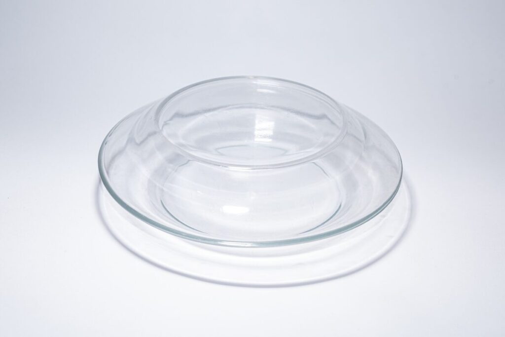 器で楽しむ食事
ガラスの器