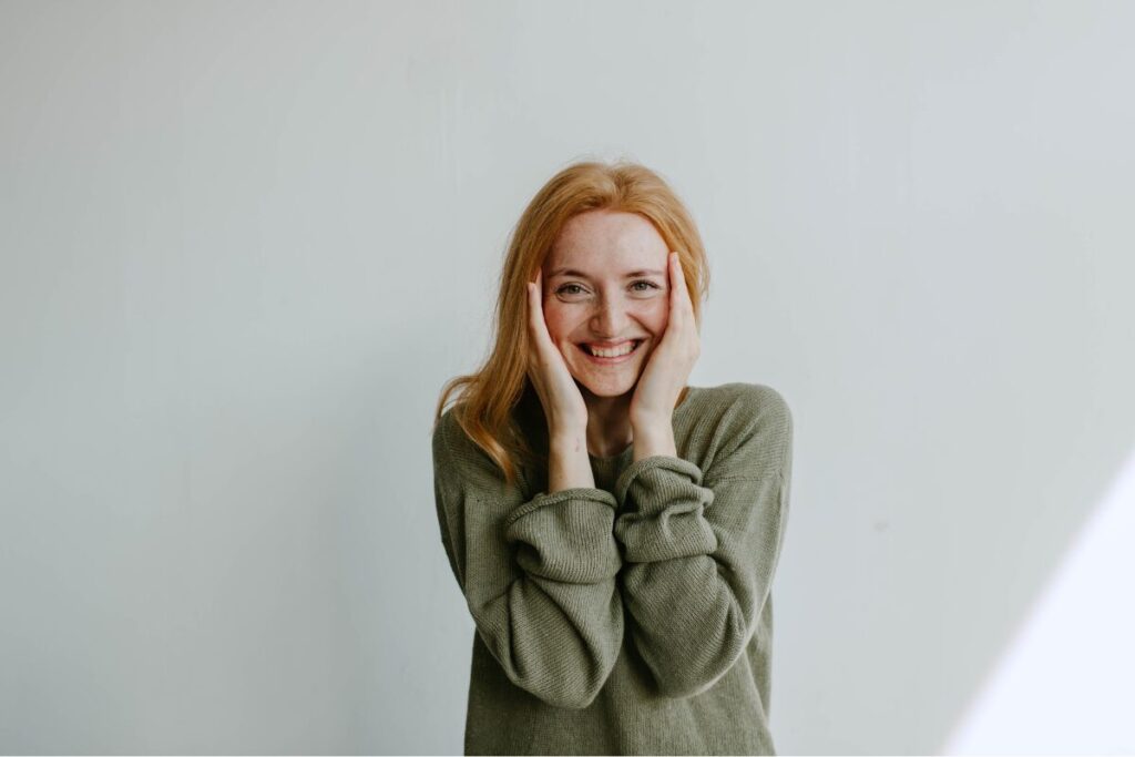 マッチングアプリのロマンス詐欺師
刷り込み
洗脳されそうな女性