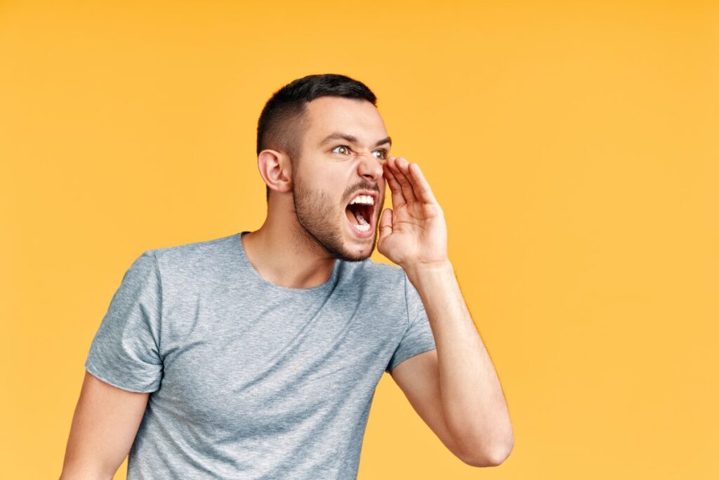 写真と実物が違う！婚活でのパネマジ
哀愁のパネマジ
叫ぶ男性