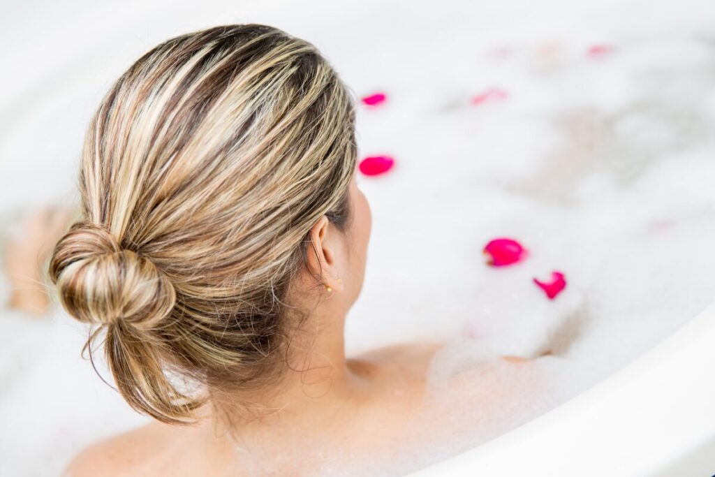 首、肩こり、頭痛を今すぐ解消したい
入浴
風呂に浸かる女性