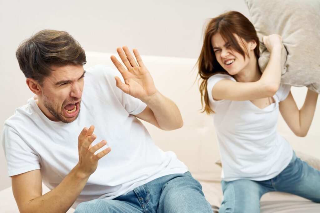 勘違い男に要注意！しつこい男性をスパッと遠ざけるには
やわらかい撃退
男性をたたこうとする女性