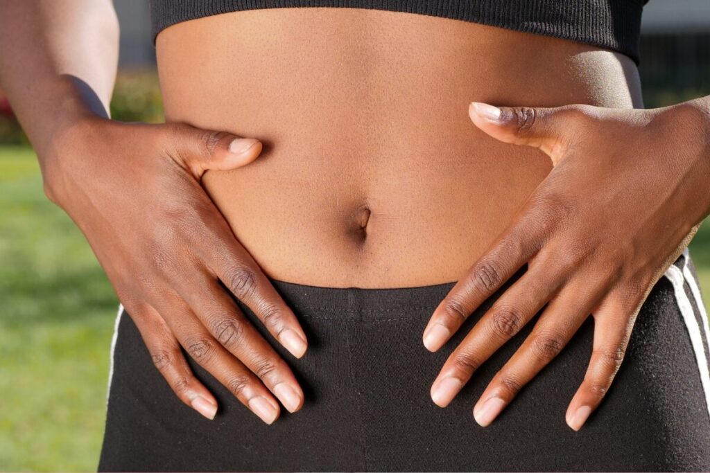 軽い運動に腸マッサージを取り入れる