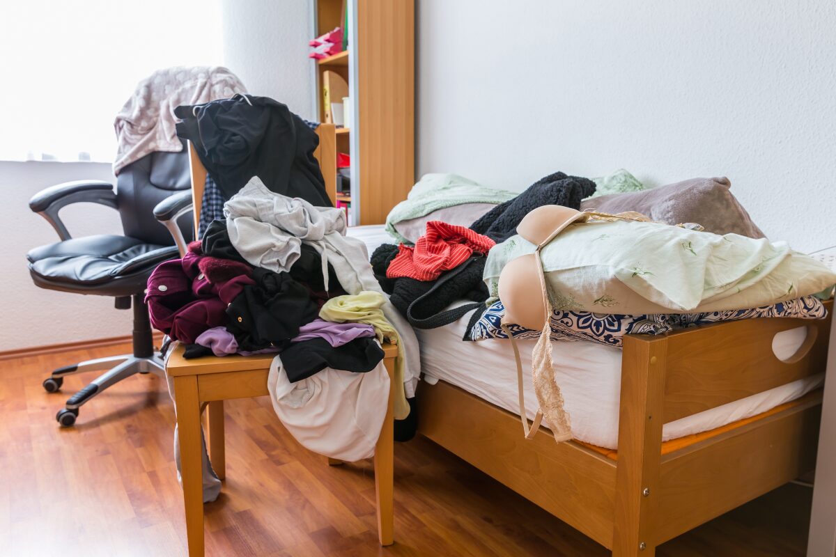 汚部屋女子の結婚 素敵な彼が出来ました！交際は順調です！が、彼を部屋に入れられない理由が…。はい、すみませんかなりの汚部屋でして…。そんな結婚を躊躇してしまう汚部屋女子！私、結婚出来るのかしら？