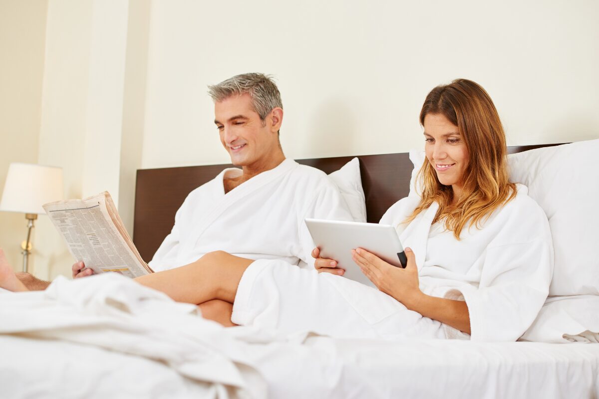 夫婦間の会話が減ったら 最近夫婦間での会話が減っていませんか？よくとらえればそれだけ成熟した関係になったと言えるかも知れません。しかし、悪くとらえれば無関心。愛の反対語です。