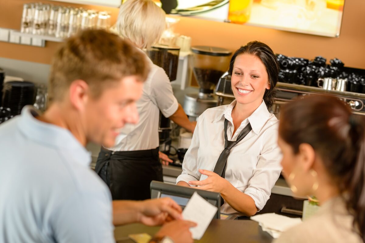 初デートの割り勘ってあり？なし？ 数年前にSNSで話題騒然、デート代は割り勘？男性払い？論争。婚活においても初デートの支払いに関しては様々な記事がアップされています。あなたはどう思いますか？