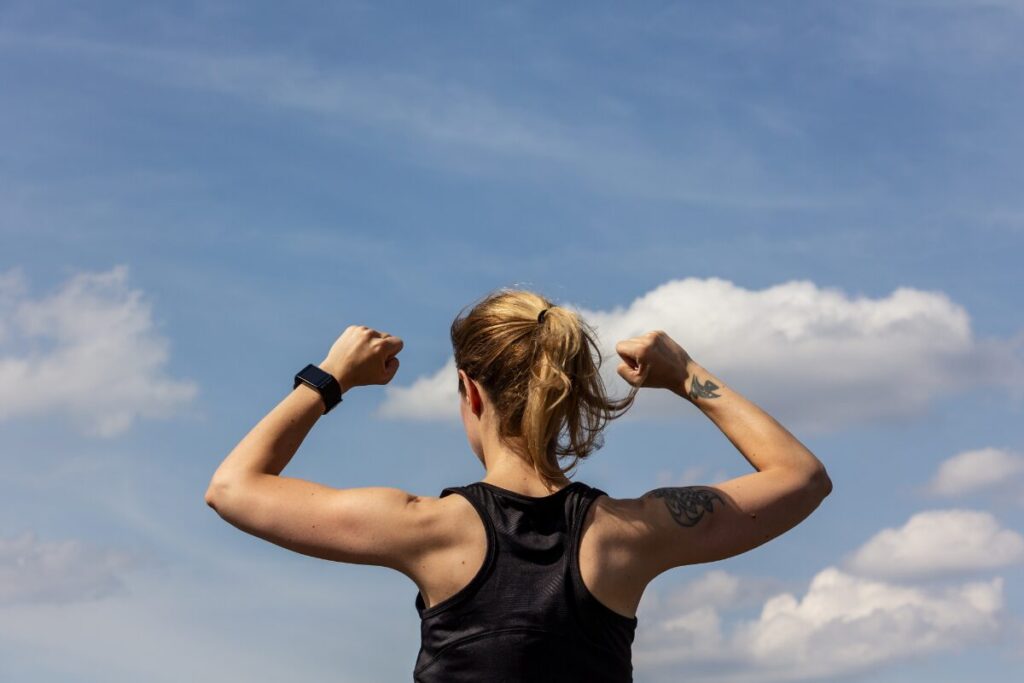 週末までに足を細く！七日間チャレンジ
足痩せの基本
トレーニングをし始める女性