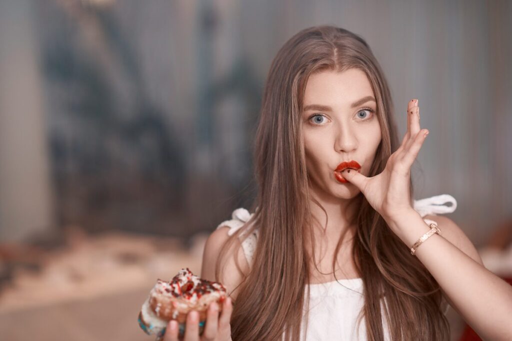 自分磨きに必要な本当のこと
蜜のような甘言
はちみつをなめる女性