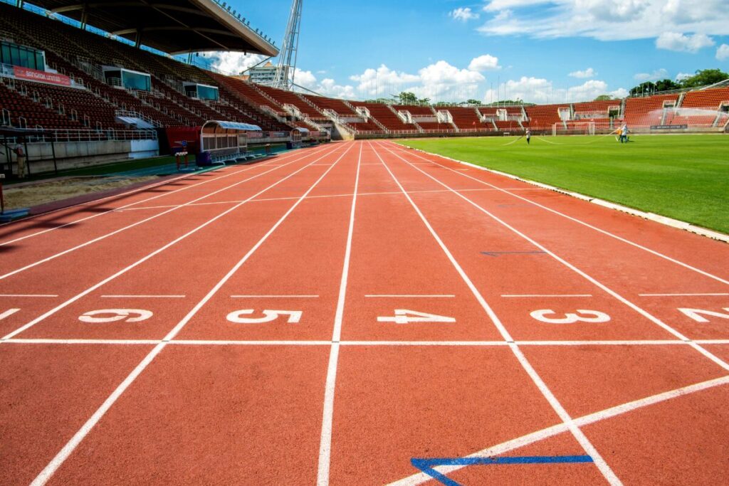 危険からいち早く逃げる完璧なスタートダッシュ
逃げる距離
陸上トラック