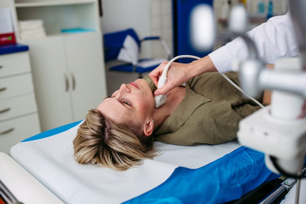 骨格診断とパーソナルカラー診断商法
進化する診断
病院で診断を受ける女性