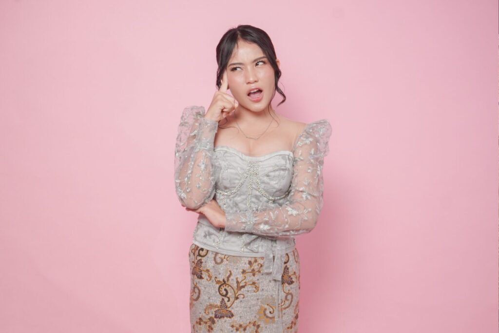 夫婦間の会話が減ったら
思いを言葉で伝える
テレパシーを送ろうとする女性