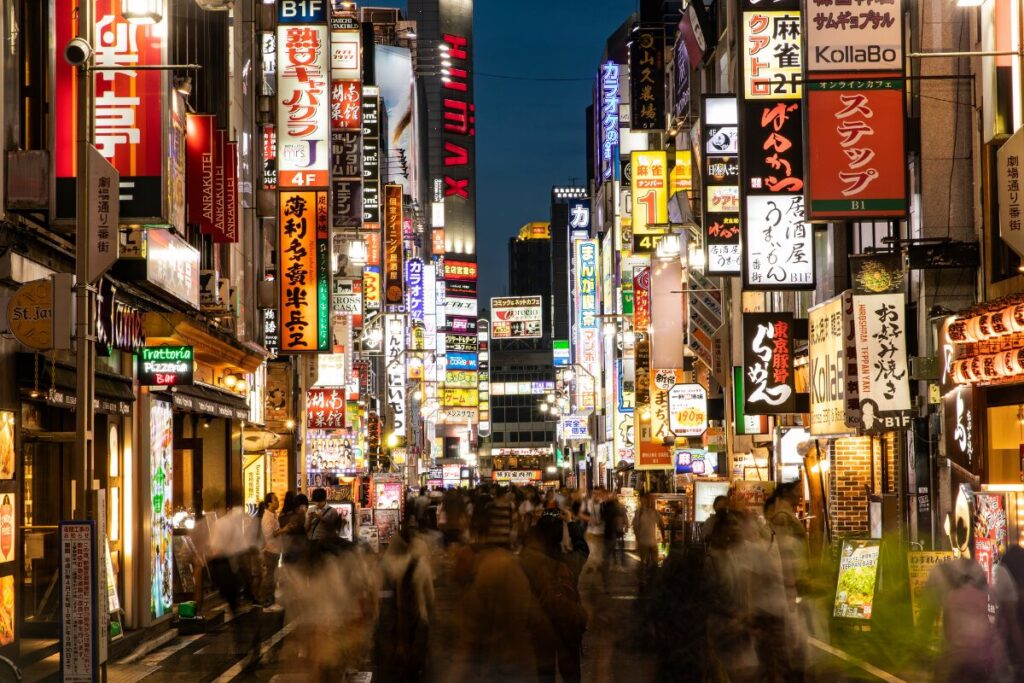 犯罪が発生しやすいホットスポット
繁華街の一本裏や横道