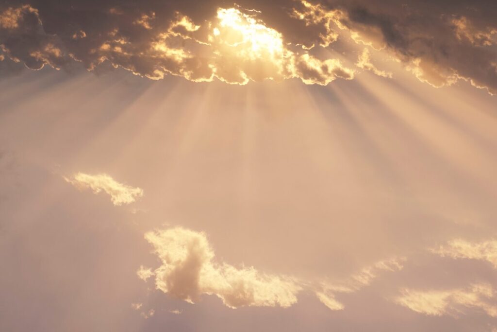 自分磨きに必要な本当のこと
内なる自分
天から降り注ぐ光