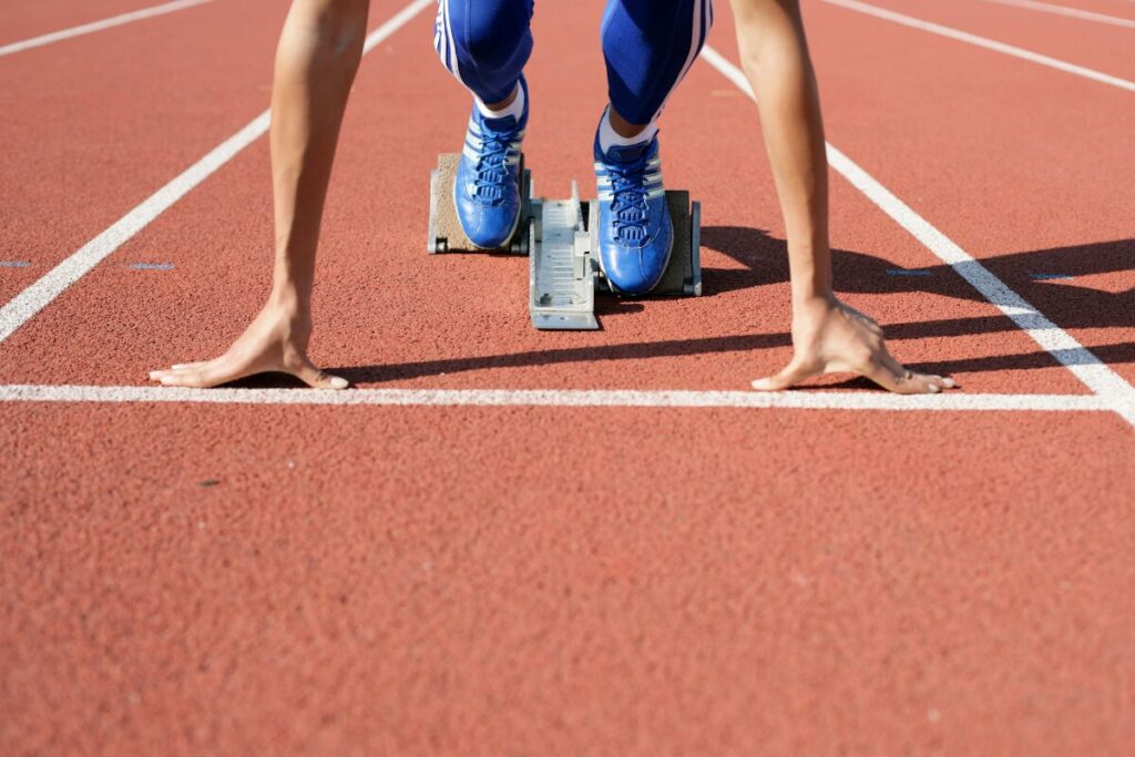 危険からいち早く逃げる完璧なスタートダッシュ
最初の立ち位置
クラウチングスタート