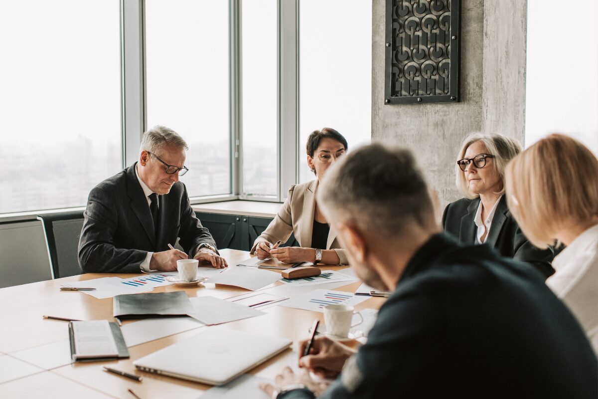 販売戦略会議　売れないオヒトリサマ必見、目からうろこの戦略とは？ あなたの婚活がうまくいかない理由はアプローチの方法が違うのかも知れません。大変失礼ながらあなたを商品として戦略会議を開きます！