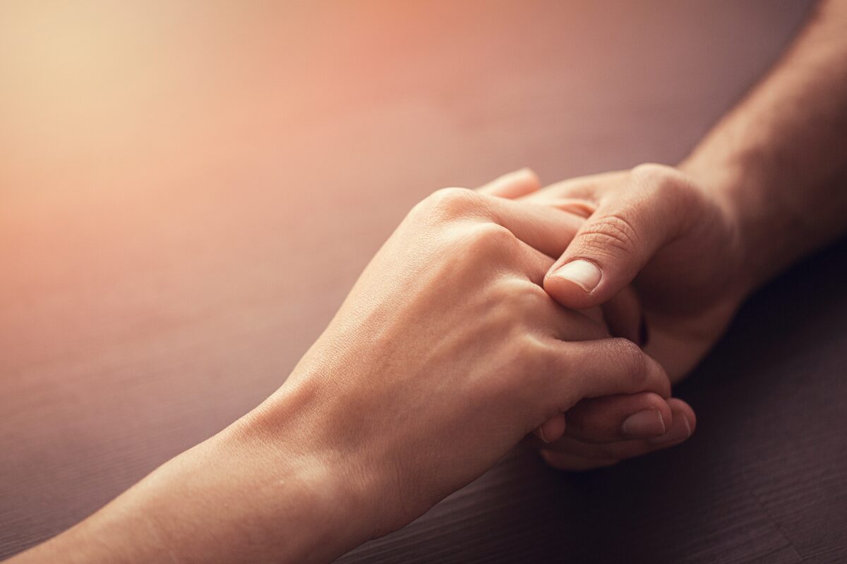 恋愛の駆け引きなんて意味がない？ 押しては引いて、引いては押すのが駆け引きです。恋愛には必要不可欠？世の中で言われる駆け引きって必要なのかを検証してみました。