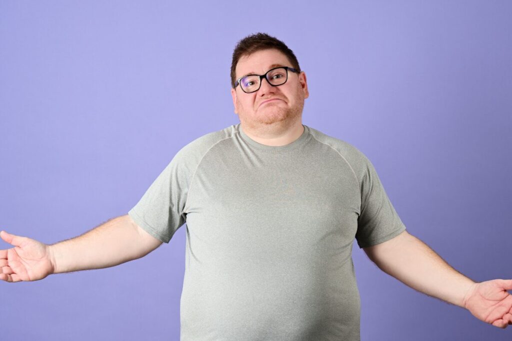 ちょっと幅取り過ぎじゃない？心のデブとは？
小さくなろうとする人
諦め顔の太った男性