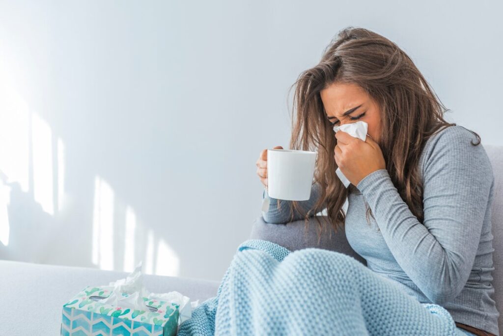 恋愛の駆け引きなんて意味がない？
心配させる
体調を崩した女性