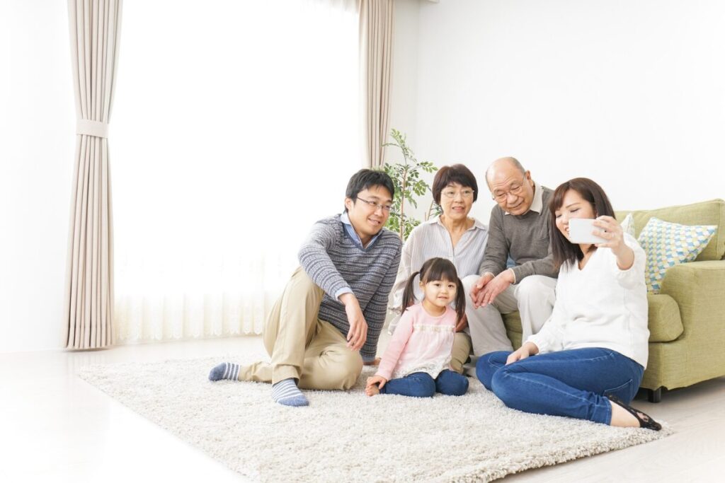 結婚は人類に必要です
結婚するしかない？
親子三代の家庭