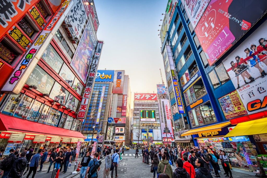 推し活女子の恋愛
推し活とは
秋葉原の街並み