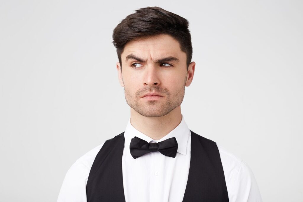 彼は一体何者？
詐欺師にもレベルがある
詐欺師っぽい男性